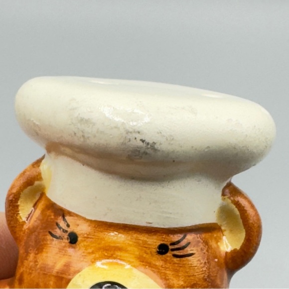 Vintage Bear Chef Salt & Pepper Shakers – Ceramic Pair with Stoppers - Picture 13 of 13